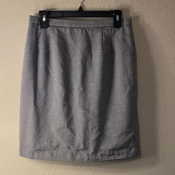 Talbots Dresses & Skirts - Talbots Black & White Houndstooth Pencil Skirt